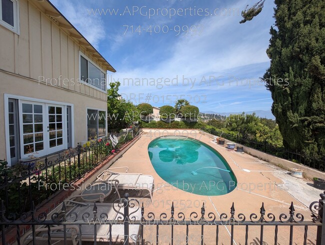 Building Photo - 3246 Dolonita Ave