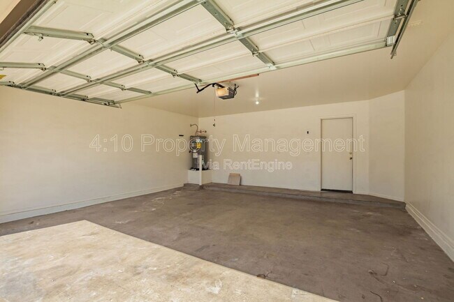 Building Photo - 2320 W Allens Peak Dr