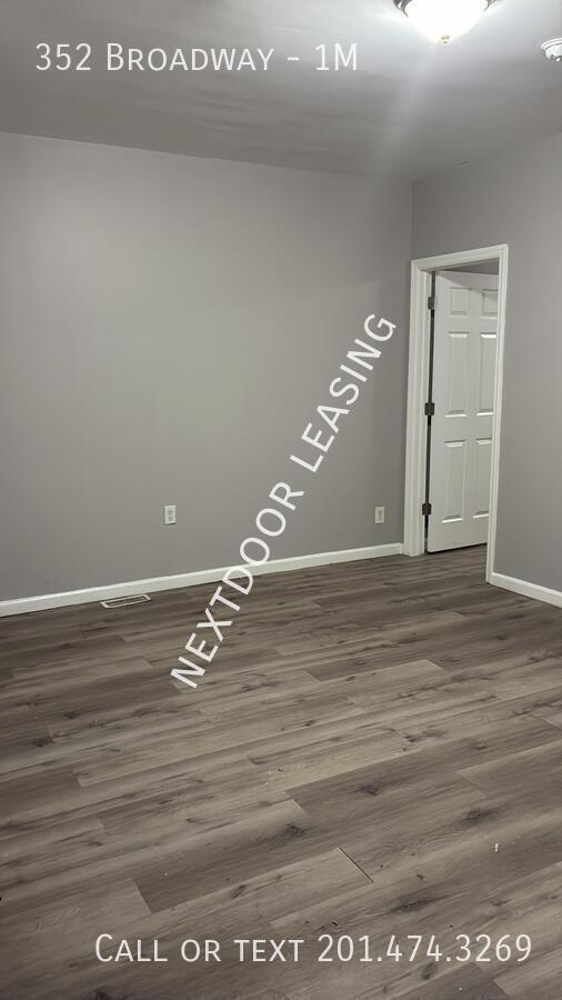 Building Photo - 352 Broadway-1M