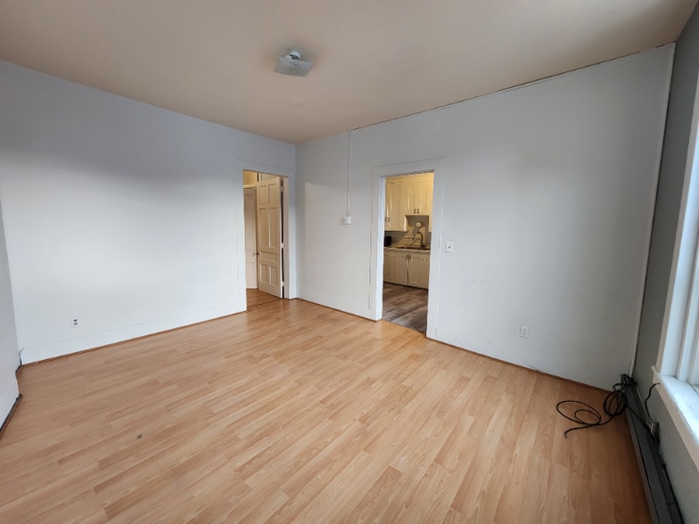 Building Photo - 12 State St