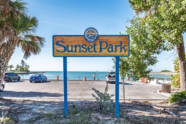 Building Photo - 7151 Sunset Way