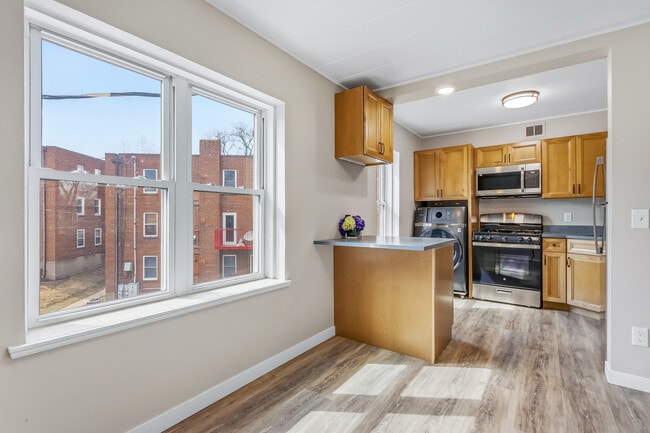 Building Photo - 24 Sherman Ter