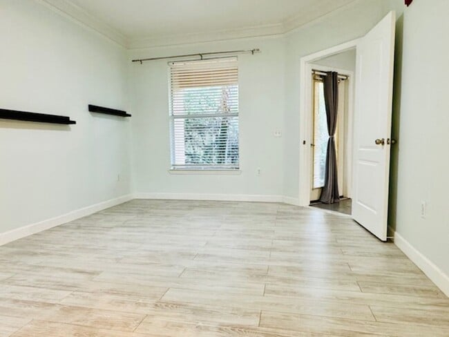 Building Photo - 8842 Villa View Cir