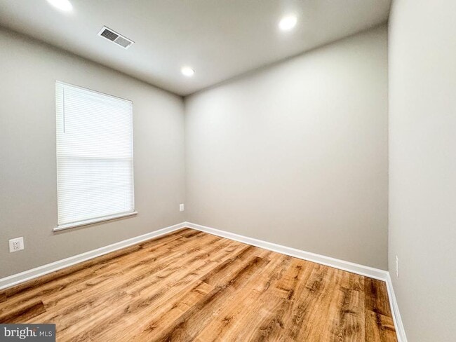 Building Photo - 6337 Littlefield Ct