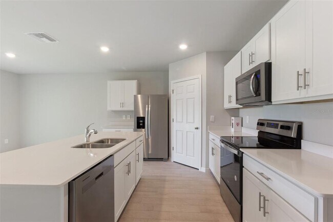 Building Photo - 25361 Doredo Dr