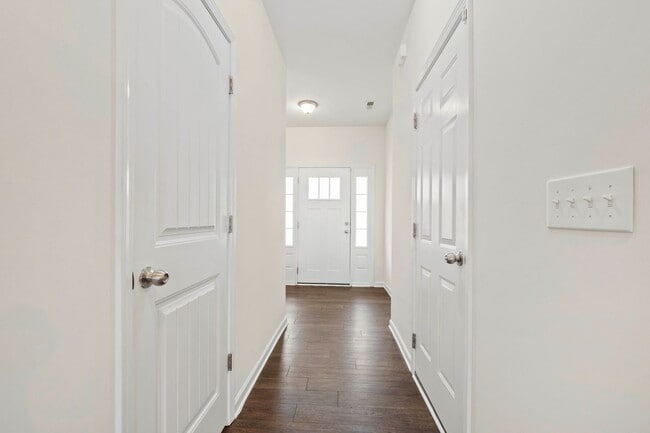 Building Photo - Charming 3BR Townhome in Brightleaf at the...