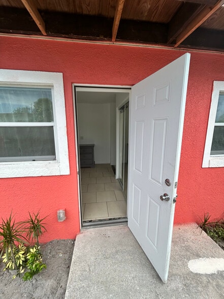 Building Photo - 1709 Furey Dr