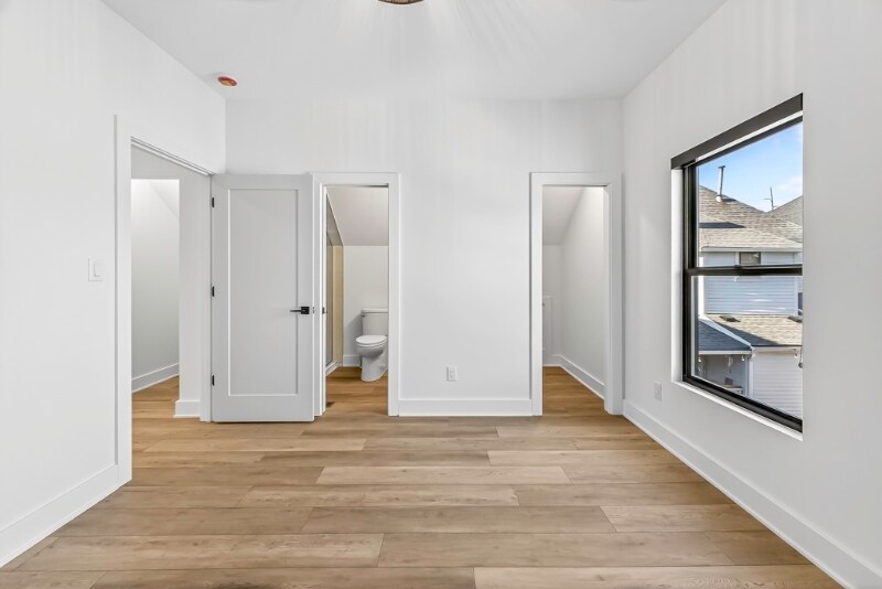 Building Photo - 2133 N Talbott St