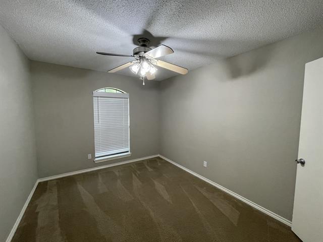 Building Photo - 6109 Kingswood Dr