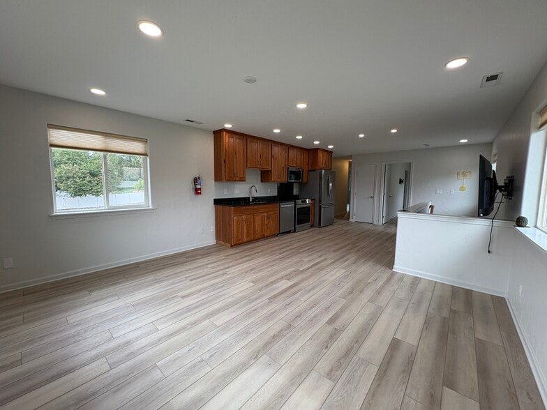 Building Photo - 2557 Cordell St