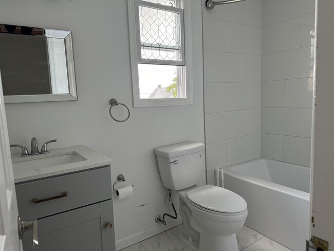 Building Photo - 143 W 2nd St