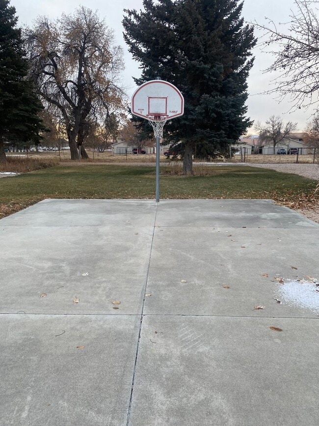 Building Photo - Gorgeous Fully Remodeled 3 Bed 1.5 baths a...