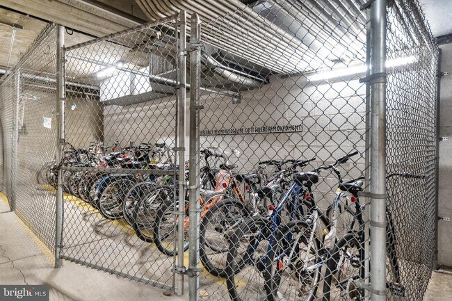 Building Photo - 1301 20th St NW