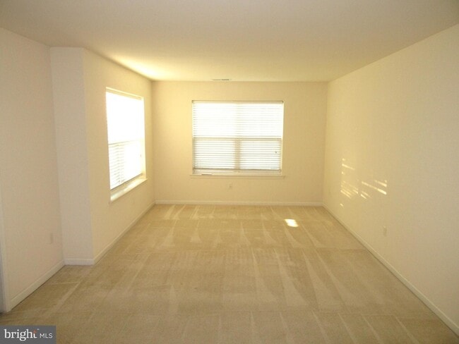 Building Photo - 532 Liam Pl