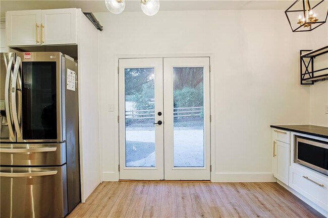 Building Photo - 1170 Niles Ave NW