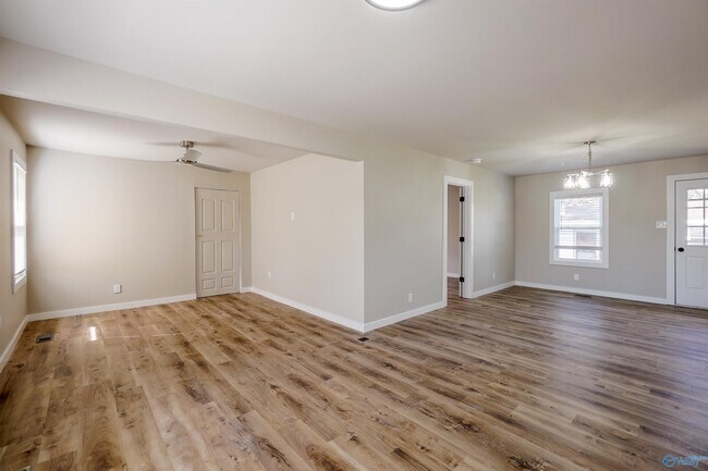 Building Photo - 3210 Stringfield Rd NW