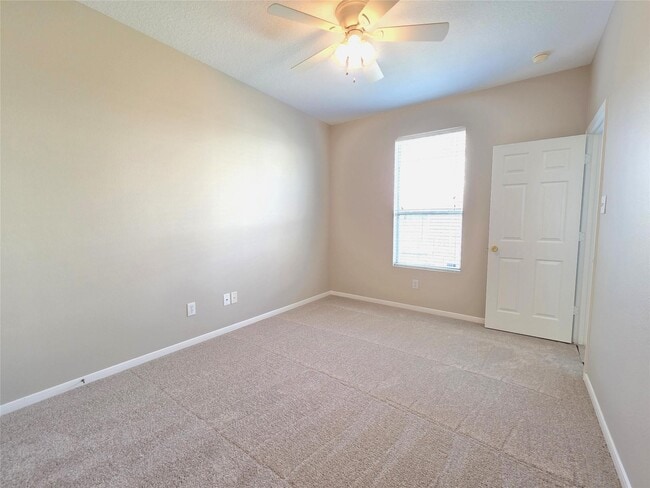 Building Photo - 12111 Carriage Oak Cir