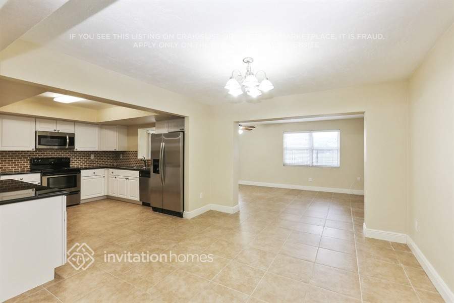 Building Photo - 10320 NW 18th Pl