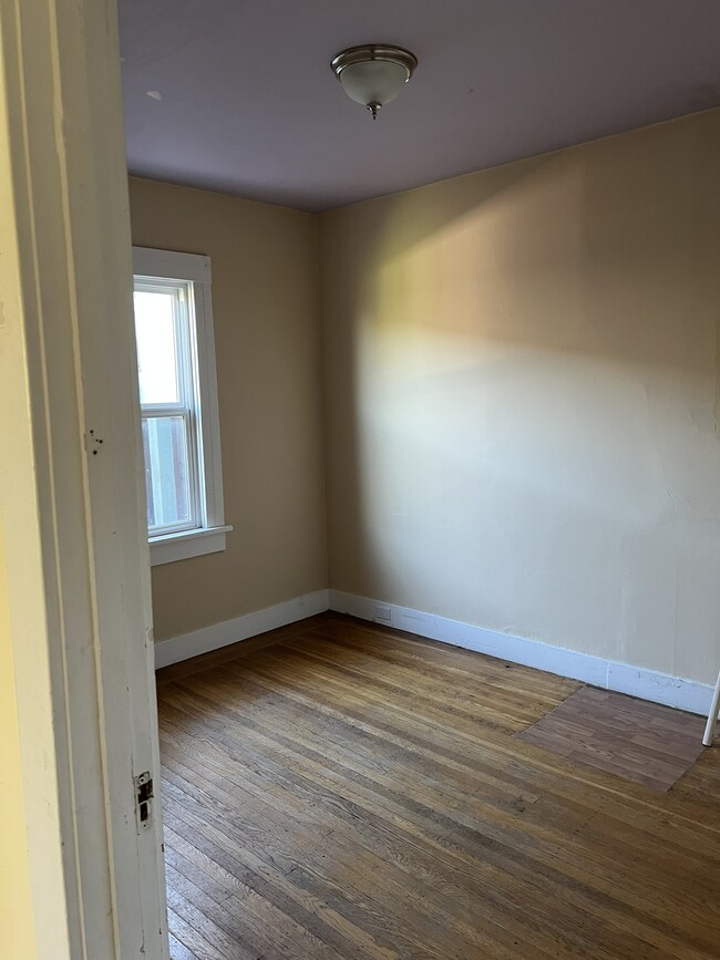 Building Photo - 1279 California Dr
