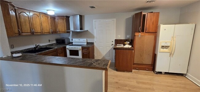 Building Photo - 12104 Suncrest Ln