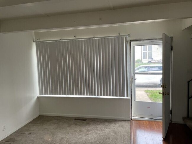 Building Photo - 908 N 70th St, Kansas City, KS 66112, USA