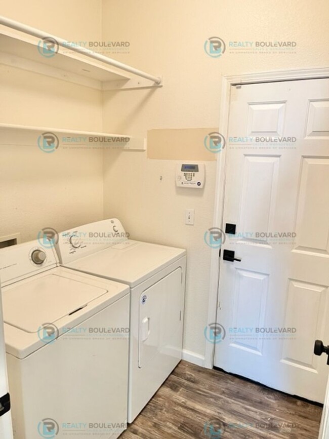 Building Photo - Charming 3-Bedroom Home in Sky Vista Villa...