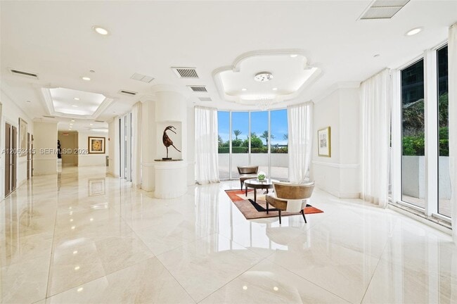 Building Photo - 18671 Collins Ave