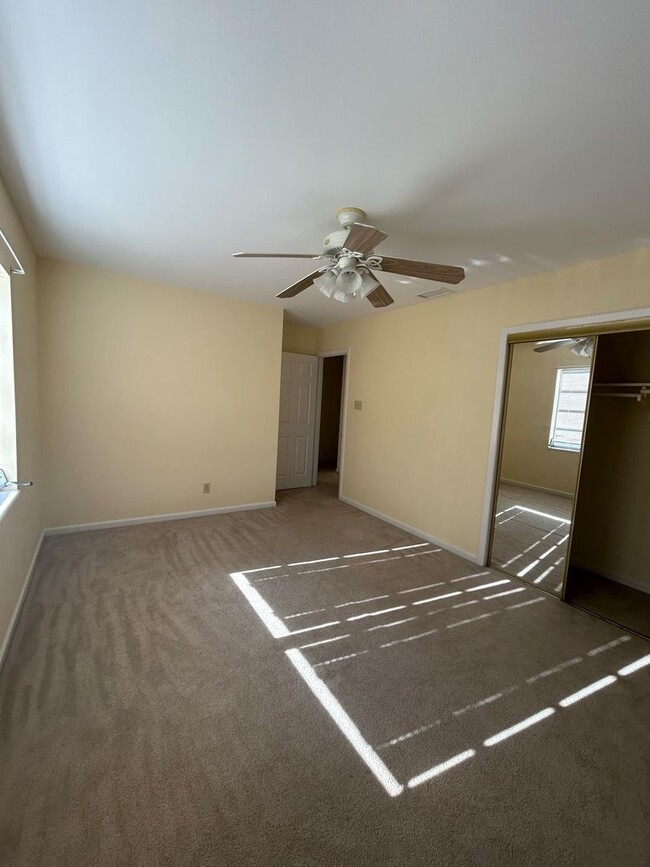 Building Photo - FIRST MONTHS RENT FREE - 3 Bedroom Home on...