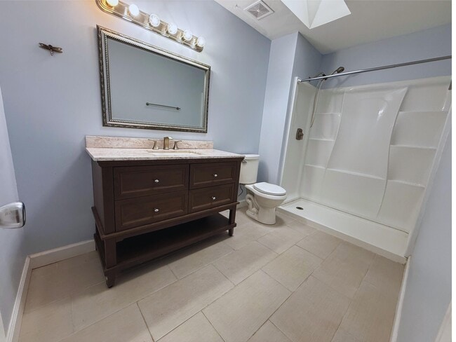 Building Photo - 709 Osage Dr