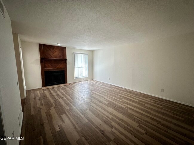 Building Photo - 336 Villa Canto St
