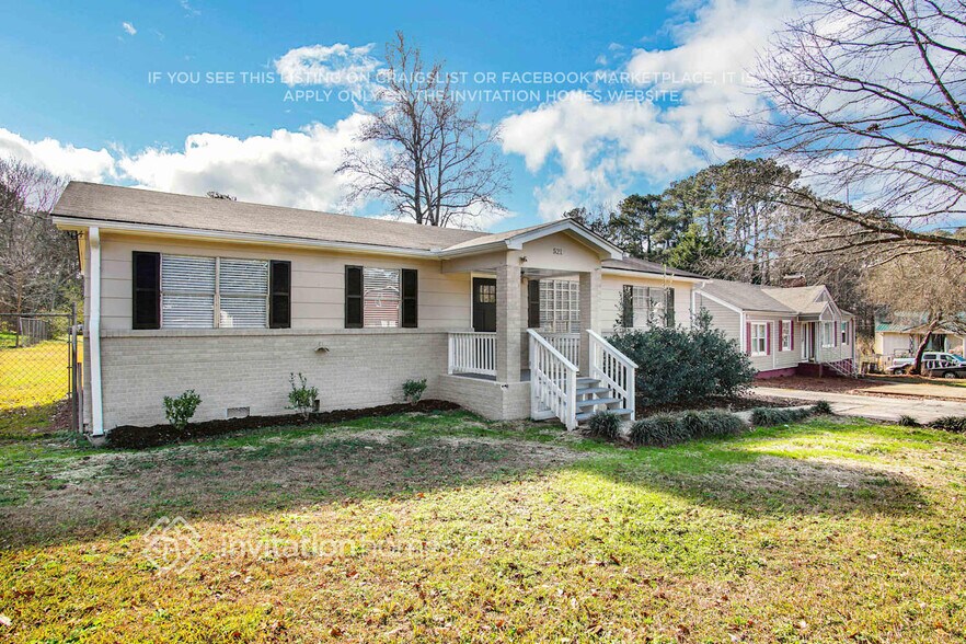 Building Photo - 521 Ivy Ln