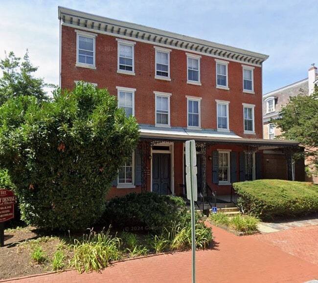 Building Photo - 227 W Miner St