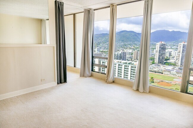 Building Photo - 2240 Kuhio Ave.