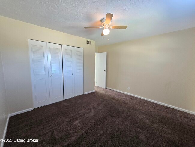 Building Photo - 3217 Springfield Dr