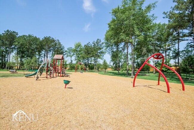 Building Photo - 10414 Sweetwater Creek Dr