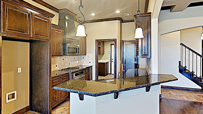 Building Photo - Luxury 4 Bedroom 2.5 Bathroom Home in Cobb...