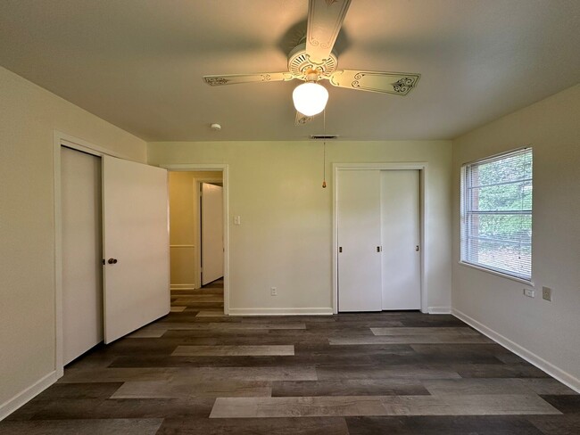 Building Photo - Beautiful 3 Bed 2 Bath in the Heart of Tyler!
