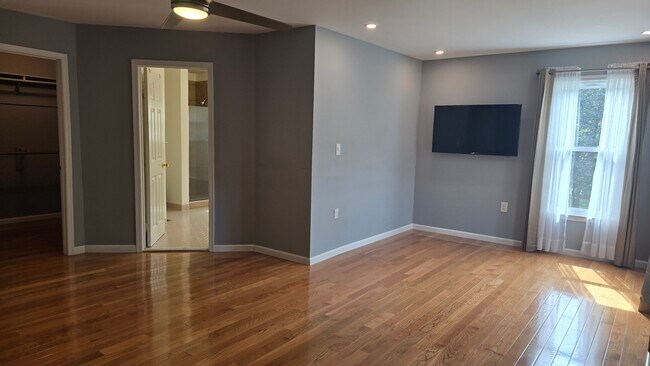 Building Photo - 1 Lenape Ln