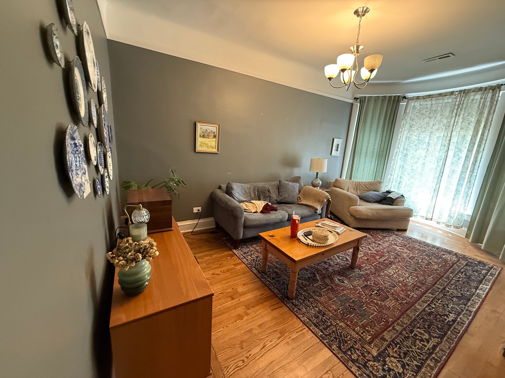 living room - 5313 South Maryland Avenue