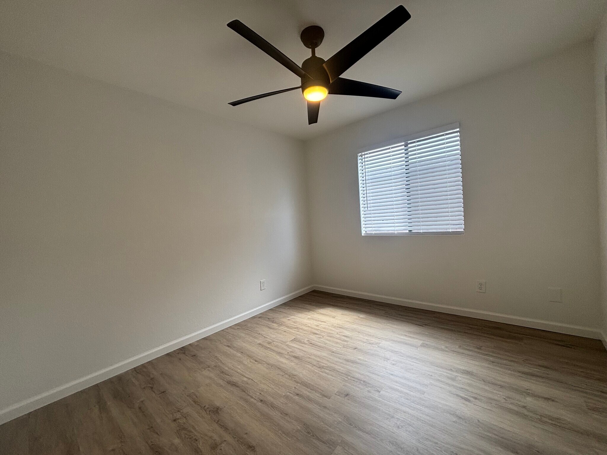 Building Photo - 9940 E Gray Hawk Dr