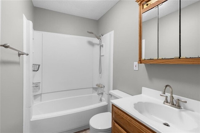 Building Photo - 2875 Torreya Way SE