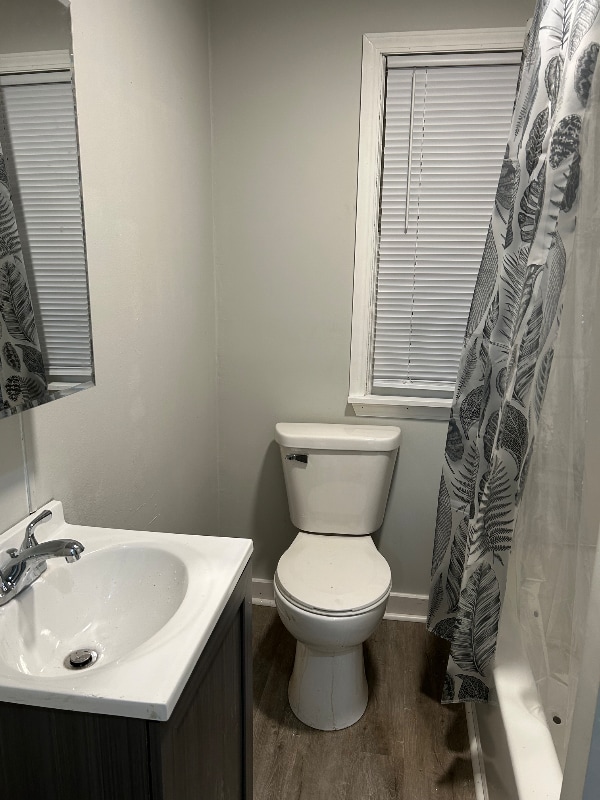 Building Photo - 922 S Spring St