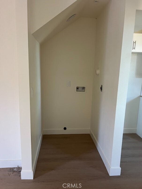 Building Photo - 411 E 99th St