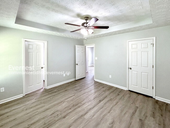 Building Photo - 242 Bridgeport Ln