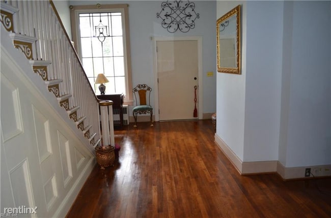 Building Photo - 6 br, 4 bath House - 200 S High St