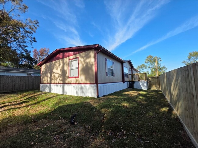 Building Photo - 9 Ridgeway Dr