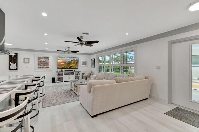 Building Photo - 4450 NE 23rd Ave