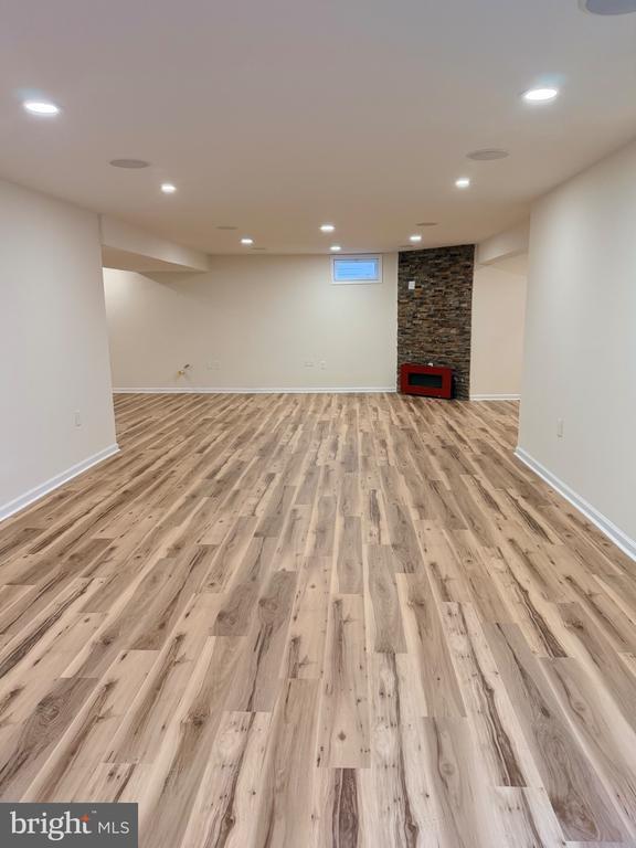 Building Photo - 9330 Birch Cliff Drive