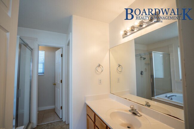 Building Photo - 4 Bed Home in Quiet S. Weber Neighborhood Near Park