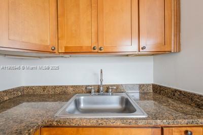 Building Photo - 979 SW 10th St